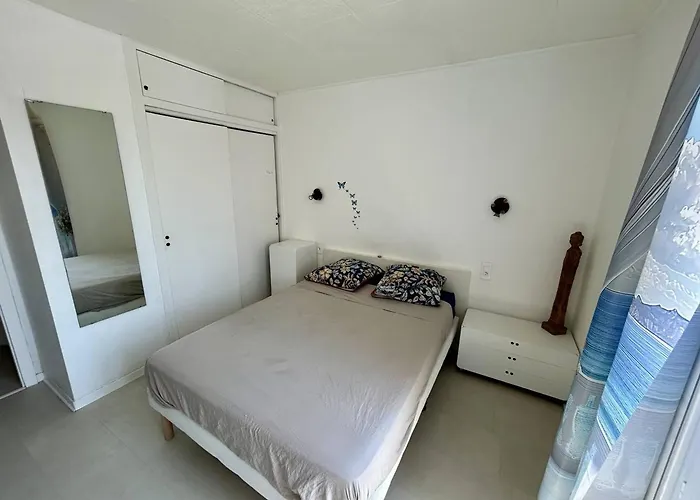 Lägenhet T2 Climatise Avec Loggia Et Parking Pres De La - Fr-1-388-244 *