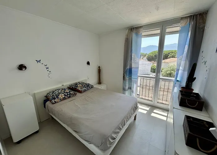 T2 Climatise Avec Loggia Et Parking Pres De La - Fr-1-388-244 * Argelès-sur-Mer