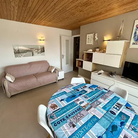 T2 Climatise Avec Loggia Et Parking Pres De La - Fr-1-388-244 * أرجيليه- سور- مير