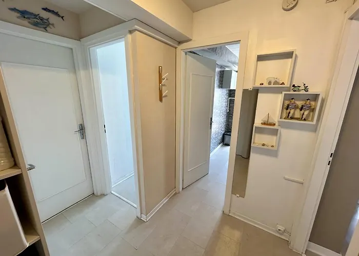 T2 Climatise Avec Loggia Et Parking Pres De La - Fr-1-388-244 * أرجيليه- سور- مير