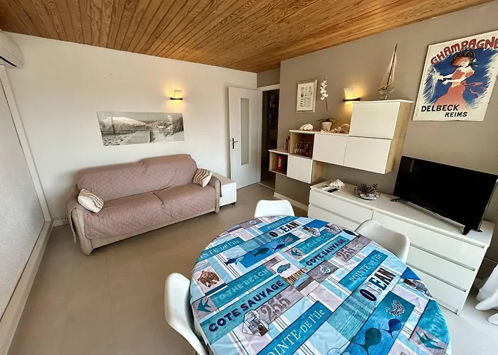 T2 Climatise Avec Loggia Et Parking Pres De La - Fr-1-388-244 * أرجيليه- سور- مير